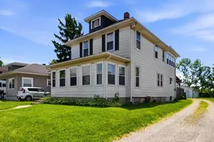 204 Washington Ave, Bellefontaine, OH 43311 - Photo 3