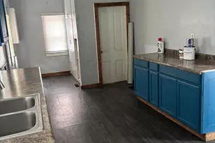 209 S Madriver St, Bellefontaine, OH 43311 - Photo 9