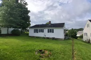 215 Whitehouse St, Crooksville, OH 43731 - Photo 17