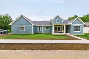 52 N Clinton St, Canal Winchester, OH 43110 - Photo 1