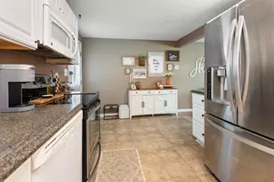 858 Upwoods Dr, Columbus, OH 43228 - Photo 11