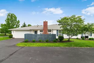 8351 Greyhawk Cir, Columbus, OH 43240 - Photo 3