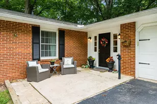 855 Singing Hills Ln, Columbus, OH 43235 - Photo 1