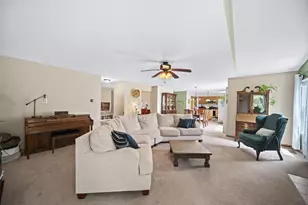 1092 Oxford Dr N, Pataskala, OH 43062 - Photo 5