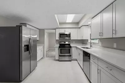 2069 Walnut Hill Park Drive, Columbus, OH 43232 - Photo 13