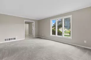 2069 Walnut Hill Park Dr, Columbus, OH 43232 - Photo 13