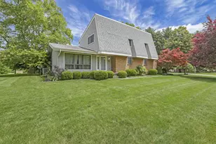 2351 Scenic Dr NE, Lancaster, OH 43130 - Photo 3