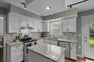 2391 Fishinger Rd, Columbus, OH 43221 - Photo 17