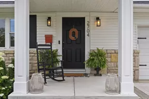 2704 Brandon Rd, Upper Arlington, OH 43221 - Photo 5
