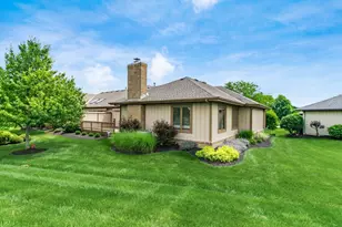 10252 Braeburn Ct, Powell, OH 43065 - Photo 3