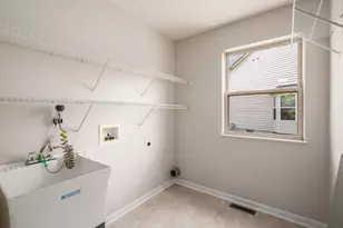 2440 Seton Dr, Lewis Center, OH 43035 - Photo 25