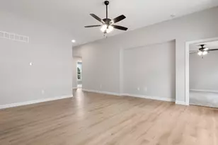 3438 Jamestown Dr, Zanesville, OH 43701 - Photo 9