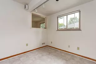 2398 Beverly Pl, Columbus, OH 43209 - Photo 13