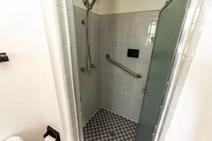 2398 Beverly Pl, Columbus, OH 43209 - Photo 19