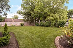 2398 Beverly Pl, Columbus, OH 43209 - Photo 33