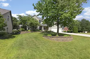 5887 Highland Hills Dr, Westerville, OH 43082 - Photo 9