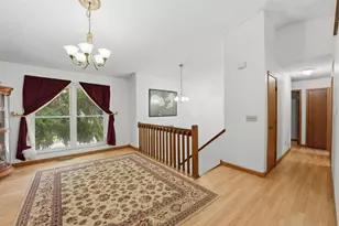 1089 Esther Dr, Columbus, OH 43207 - Photo 3