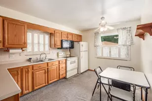 380 Topsfield Rd, Columbus, OH 43228 - Photo 17
