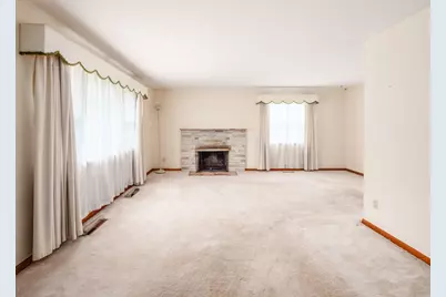 380 Topsfield Road, Columbus, OH 43228 - Photo 11