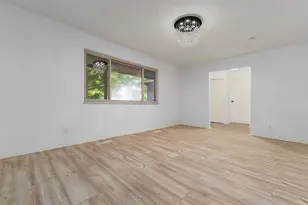 6571 Karl Rd, Columbus, OH 43229 - Photo 9