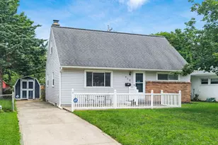 618 Savannah Dr, Columbus, OH 43228 - Photo 1