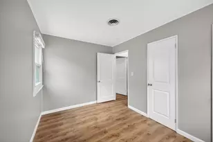 4493 St Ann Ln, Columbus, OH 43213 - Photo 13