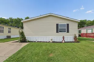 1100 Thornwood Dr SW, Heath, OH 43056 - Photo 3