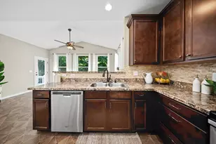 7679 Whitepine Ridge Ct, Reynoldsburg, OH 43068 - Photo 3