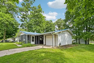 329 Wren Ave, Bellefontaine, OH 43311 - Photo 1