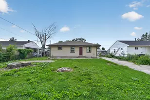 814 Josephine Ave, Columbus, OH 43204 - Photo 3