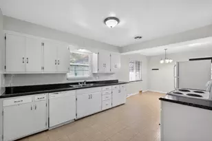 2745 Regina Ave, Columbus, OH 43204 - Photo 15