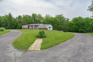 5128 Locust Grove Rd SE, Washington Court House, OH 43160 - Photo 3