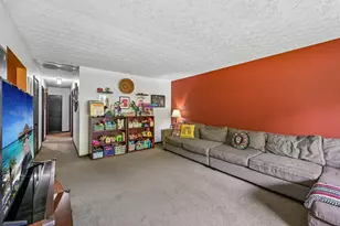 1479 Cottonwood Dr, Columbus, OH 43229 - Photo 11
