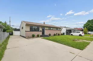 4155 Dixie Ct, Columbus, OH 43228 - Photo 3