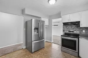 4155 Dixie Ct, Columbus, OH 43228 - Photo 11