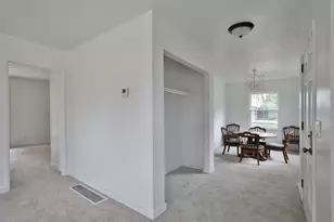 435 N Murray Hill Rd, Columbus, OH 43228 - Photo 3