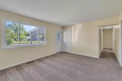5194 Hacket Drive, Columbus, OH 43232 - Photo 7
