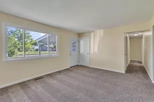 5194 Hacket Dr, Columbus, OH 43232 - Photo 7