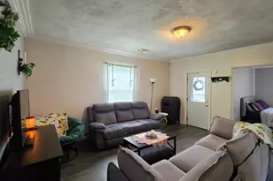 210 W Montford Ave, Ada, OH 45810 - Photo 9
