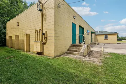 5558 Wadsworth Road, Dayton, OH 45414 - Photo 11
