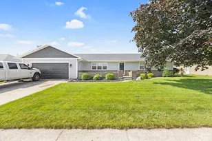 213 West St, Jackson Center, OH 45334 - Photo 3