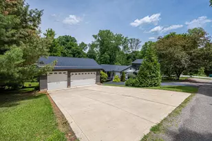 229 Green Valley Dr, Howard, OH 43028 - Photo 45