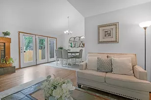2049 Willow Glen Ln, Columbus, OH 43229 - Photo 15