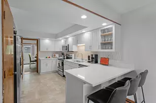 2049 Willow Glen Ln, Columbus, OH 43229 - Photo 9