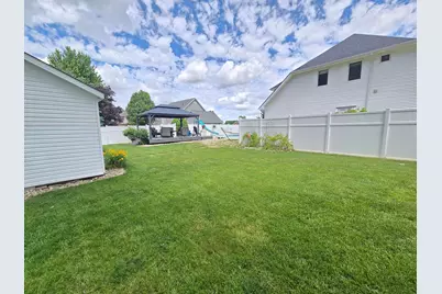 300 Wildflower Drive, Galion, OH 44833 - Photo 15