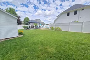 300 Wildflower Dr, Galion, OH 44833 - Photo 15
