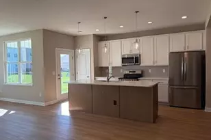1560 Ebbets Ct, Columbus, OH 43228 - Photo 9