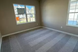 1560 Ebbets Ct, Columbus, OH 43228 - Photo 5