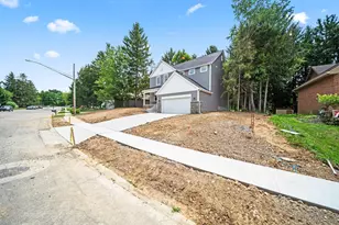 1612 Whispering Pine Ln, Bellefontaine, OH 43311 - Photo 5