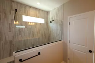 4541 Corsican E, Hilliard, OH 43026 - Photo 11
